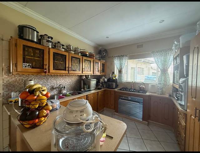 3 BEDROOM HOUSE FOR SALE IN VANDERBIJLPARK CE 4